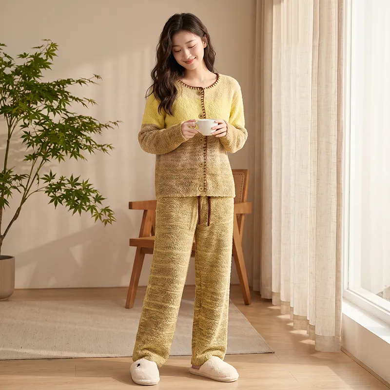 Pyjamat naisille