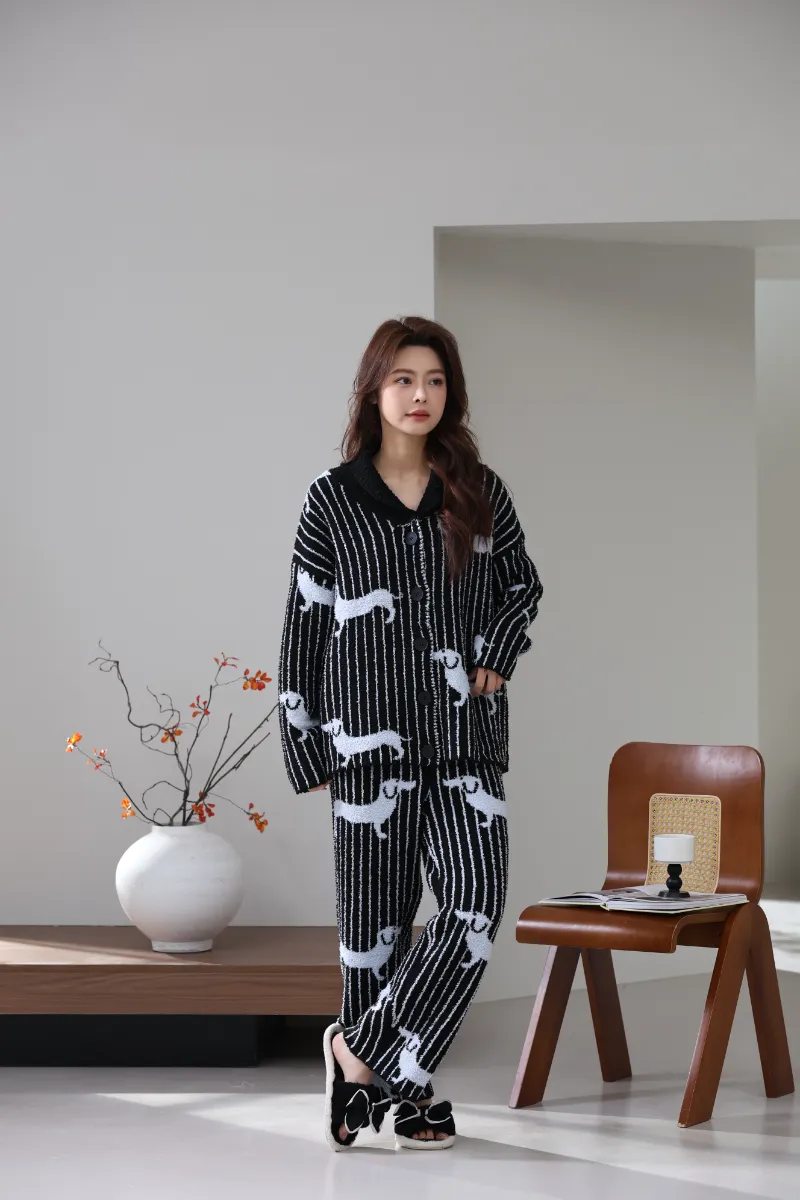 Pehmeä fleece-kotipuku naisille Pehmeä fleece-kotipuku naisille